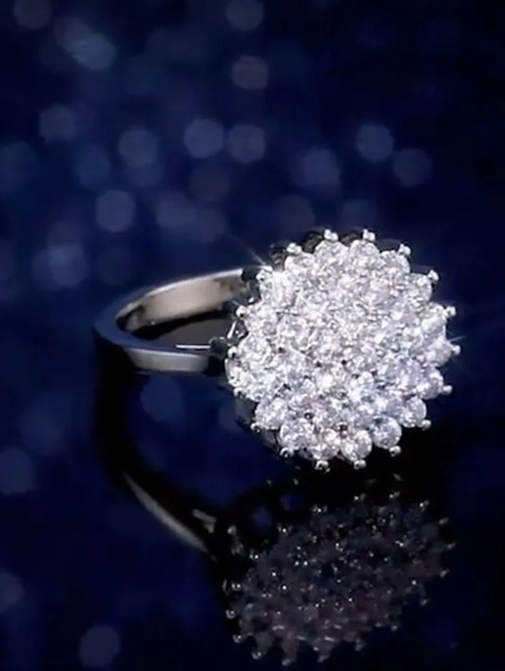 Elegant Vintage Style Sparkling Cluster Silver Tone Ring